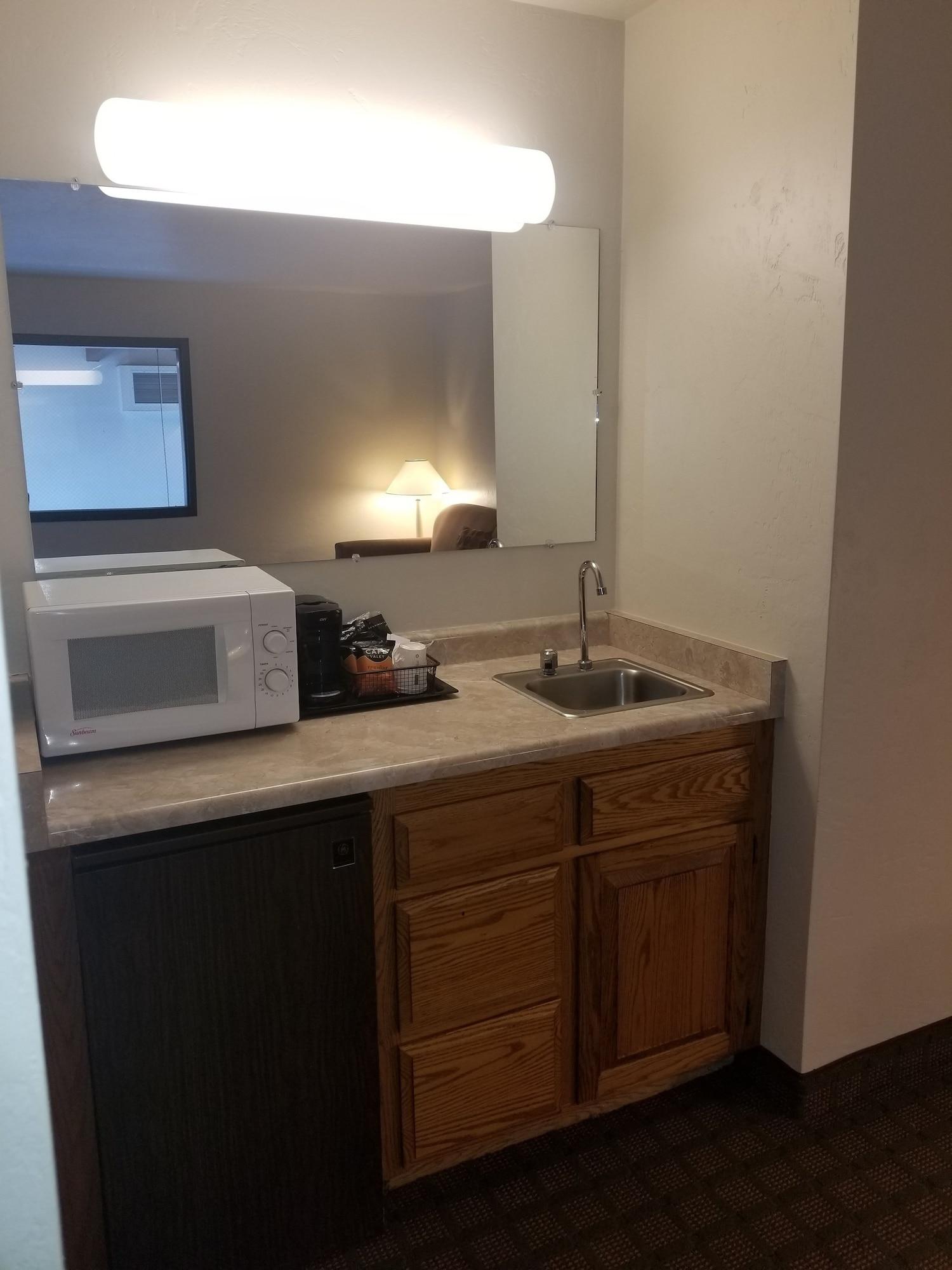 Super 8 By Wyndham Bend Hotel Buitenkant foto